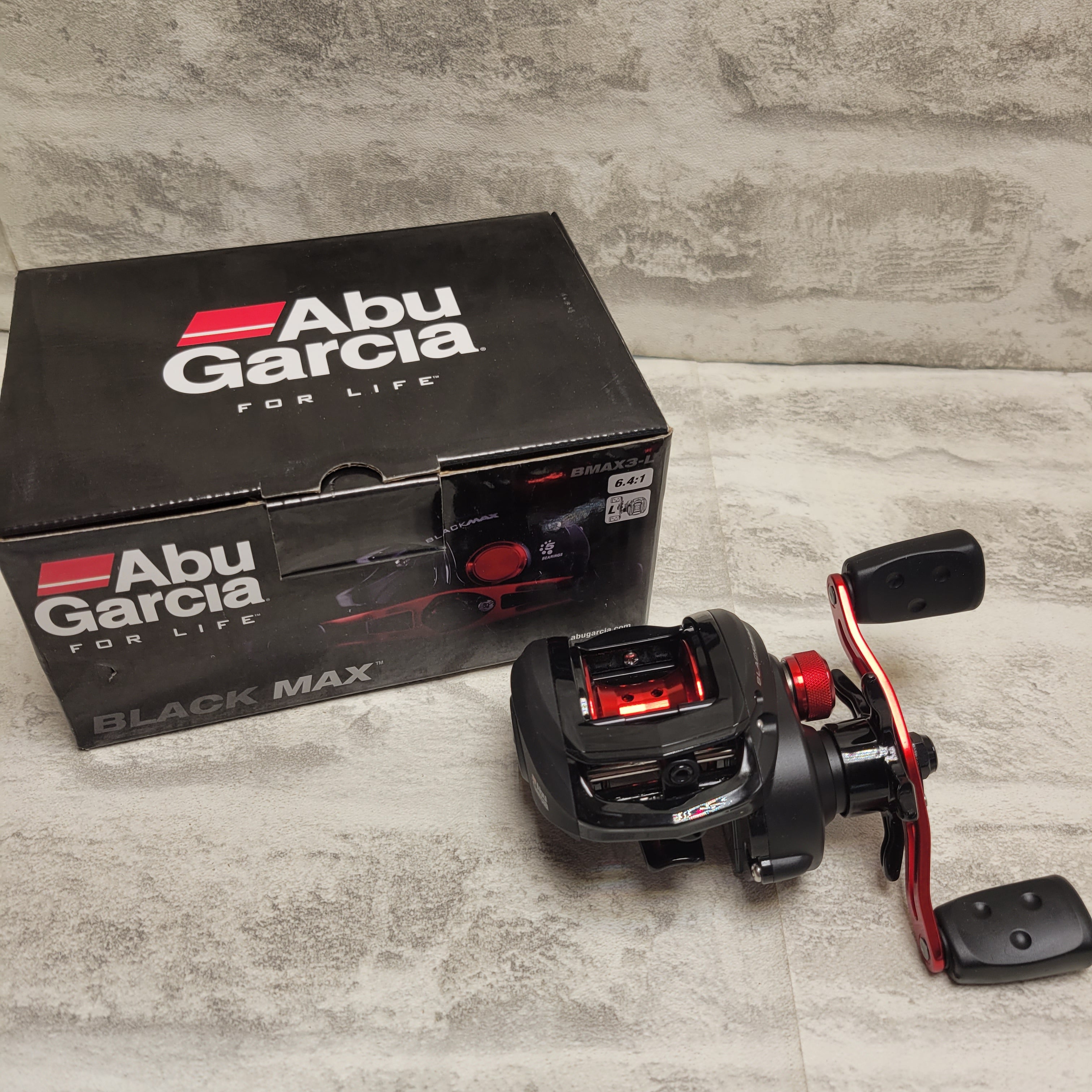 Abu Garcia BMAX3-L Black Max Low-Profile Baitcast Fishing Reel Left Hand (7901294035182)